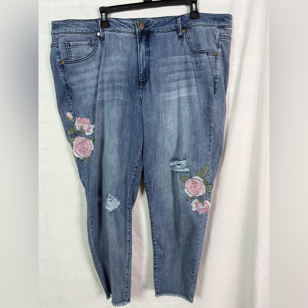 Lane Bryant Ankle Blue Jeans with Pink Floral Embroidery and Distressed 24 NEW